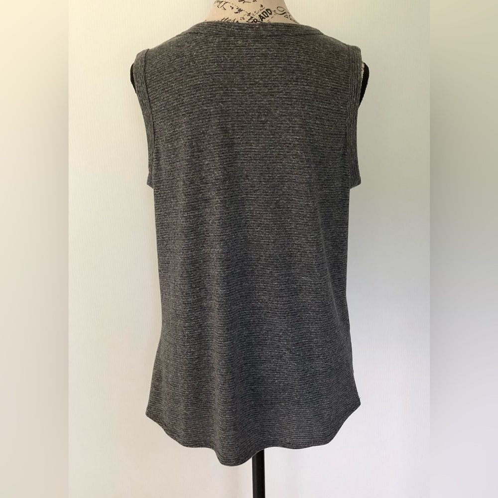 Denver Hayes Grey Tank with Ruffle - Picture 5 of 7